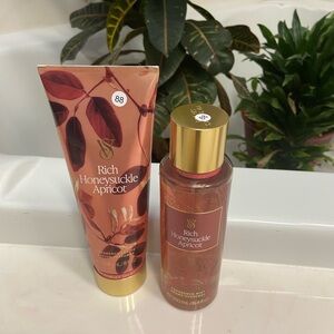 Victoria's Secret Rich Honeysuckle Apricot Body Wash Set